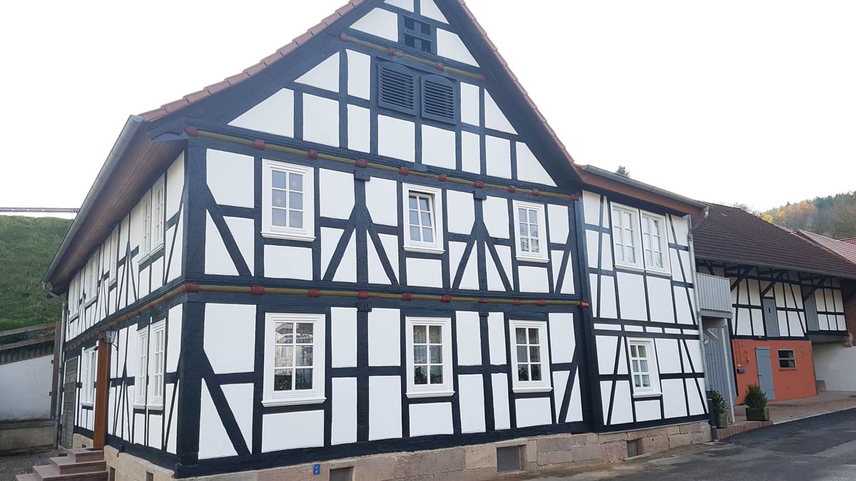 Malerfachbetrieb Ries KG | Fachwerksanierung